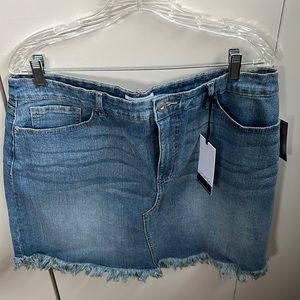 Sofia Vergara denim skirt